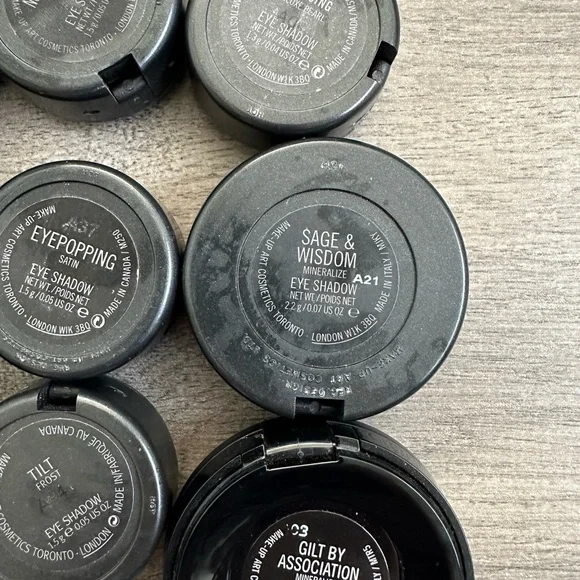 Bundle of Mac eyeshadows - Picture 5 of 6